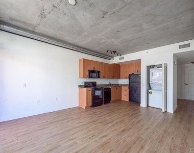 1080 Park Boulevard - Photo Thumbnail 1