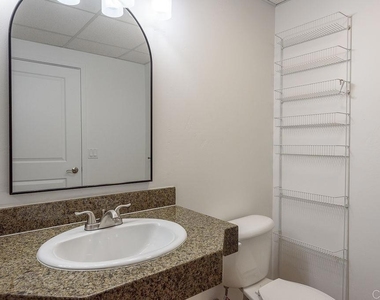 1080 Park Boulevard - Photo Thumbnail 7