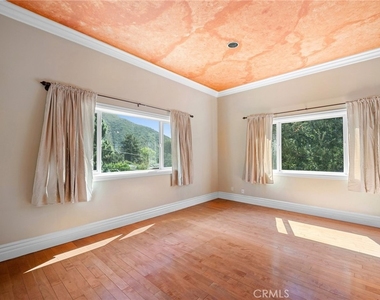 5809 Irving Avenue - Photo Thumbnail 7