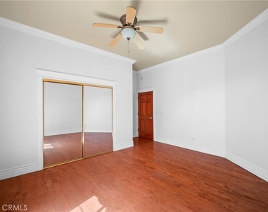 5809 Irving Avenue - Photo Thumbnail 24
