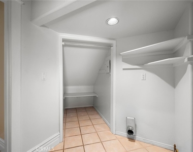 5809 Irving Avenue - Photo Thumbnail 12