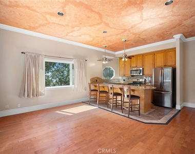5809 Irving Avenue - Photo Thumbnail 8