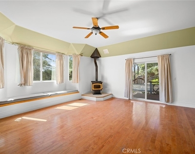 5809 Irving Avenue - Photo Thumbnail 16