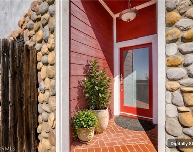 5809 Irving Avenue - Photo Thumbnail 3