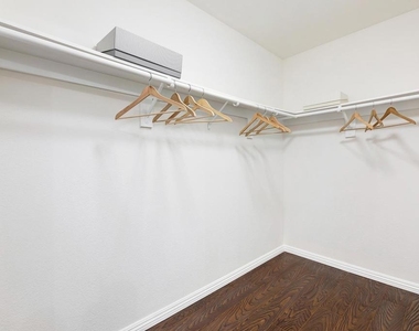 221 S Oak Knoll Avenue - Photo Thumbnail 23