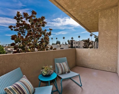 221 S Oak Knoll Avenue - Photo Thumbnail 4