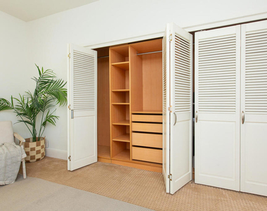 130 S Mentor Avenue - Photo Thumbnail 11