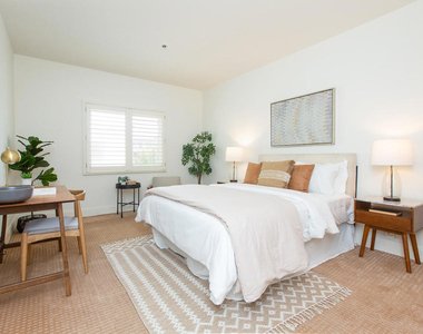 130 S Mentor Avenue - Photo Thumbnail 13