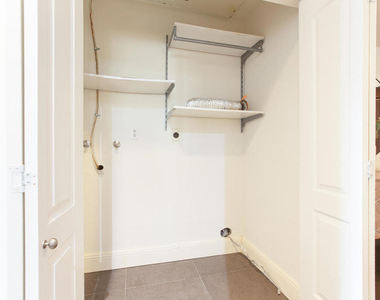 130 S Mentor Avenue - Photo Thumbnail 7