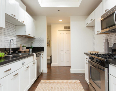 130 S Mentor Avenue - Photo Thumbnail 5