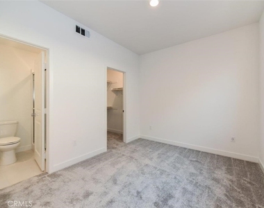 415 Palermo - Photo Thumbnail 30
