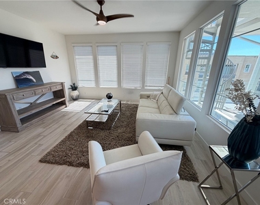 766 Doheney Way - Photo Thumbnail 5
