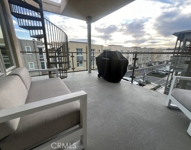 766 Doheney Way - Photo Thumbnail 1