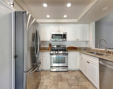 18571 Edgebrook Lane - Photo Thumbnail 14