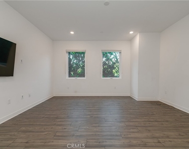 4210 Rivington - Photo Thumbnail 21