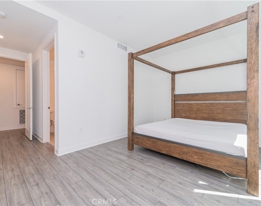 4210 Rivington - Photo Thumbnail 7