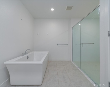 4210 Rivington - Photo Thumbnail 24