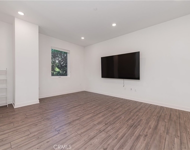 4210 Rivington - Photo Thumbnail 17