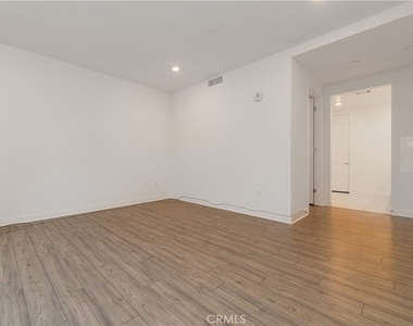 4210 Rivington - Photo Thumbnail 20