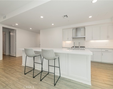 4210 Rivington - Photo Thumbnail 13