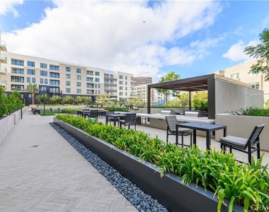 4210 Rivington - Photo Thumbnail 43