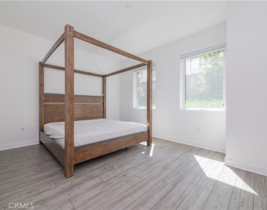 4210 Rivington - Photo Thumbnail 6