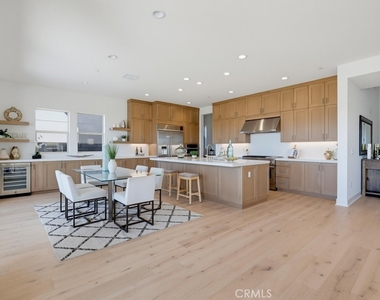 6138 Allure Drive - Photo Thumbnail 2