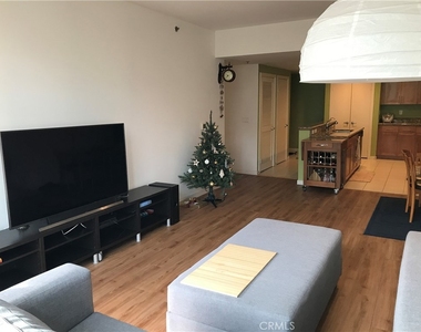 411 W Seaside Way - Photo Thumbnail 2