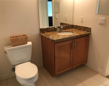 411 W Seaside Way - Photo Thumbnail 7