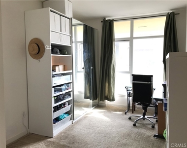 411 W Seaside Way - Photo Thumbnail 6