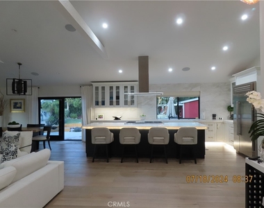 9562 Center Drive - Photo Thumbnail 7