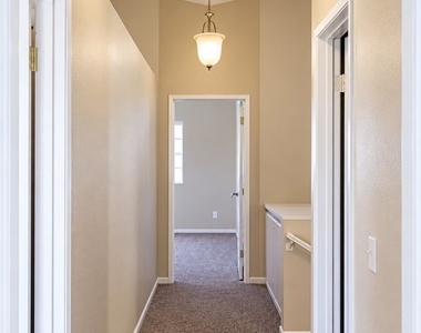 1474 Medallion Court - Photo Thumbnail 4