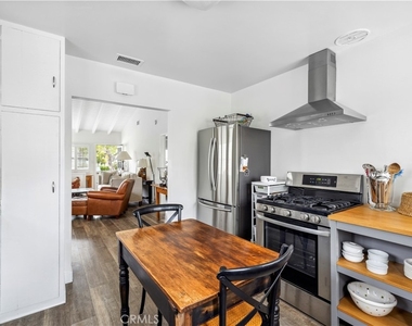 317 Iris Avenue - Photo Thumbnail 7
