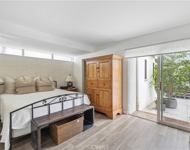 317 Iris Avenue - Photo Thumbnail 8