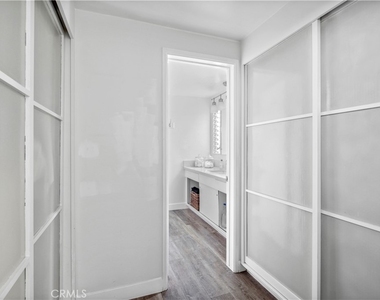 317 Iris Avenue - Photo Thumbnail 10