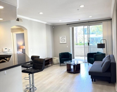 9255 Regents Rd - Photo Thumbnail 8