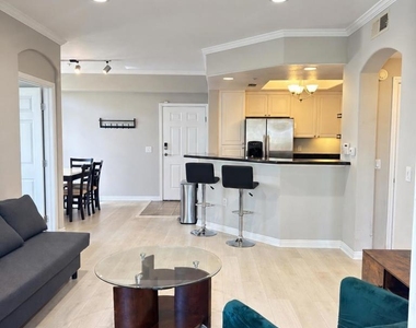 9255 Regents Rd - Photo Thumbnail 1