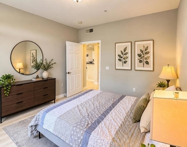 9255 Regents Rd - Photo Thumbnail 13