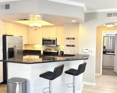 9255 Regents Rd - Photo Thumbnail 6