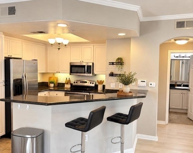 9255 Regents Rd - Photo Thumbnail 7