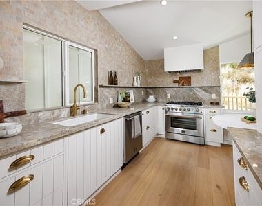 251 Highland - Photo Thumbnail 2