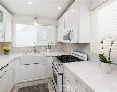 577 Ramona - Photo Thumbnail 11