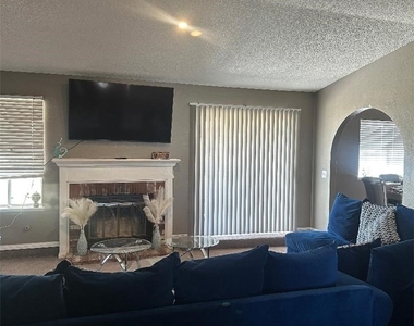 12850 Desert Creek - Photo Thumbnail 5