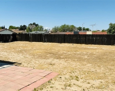12850 Desert Creek - Photo Thumbnail 3