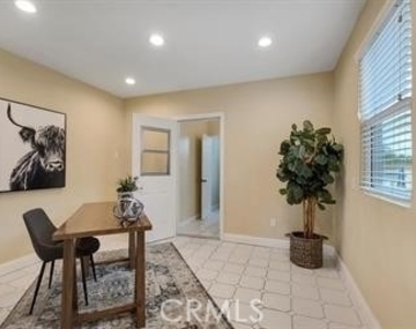 2913 Brighton Avenue - Photo Thumbnail 4