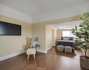 2913 Brighton Avenue - Photo Thumbnail 5