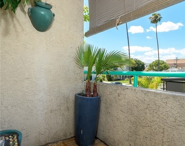1421 5th Street - Photo Thumbnail 5