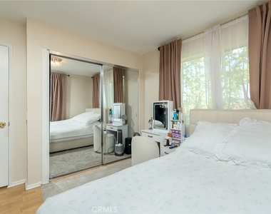1421 5th Street - Photo Thumbnail 25