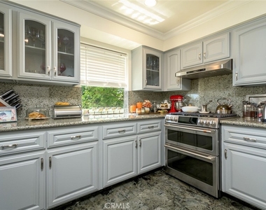 1421 5th Street - Photo Thumbnail 7
