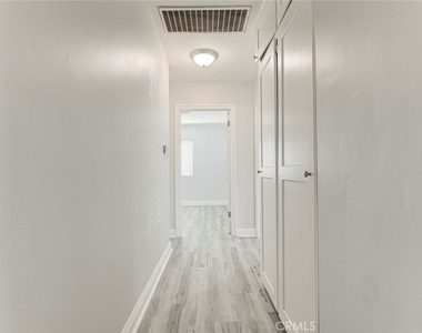 14537 Wyandotte - Photo Thumbnail 20